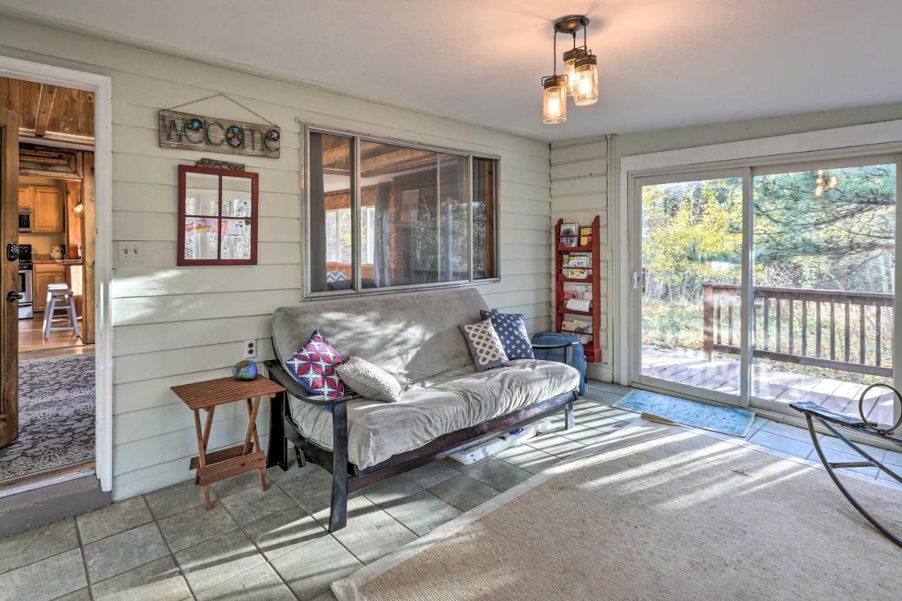 Stunning Golden Home With Deck About 35 Mi To Denver! Ngoại thất bức ảnh