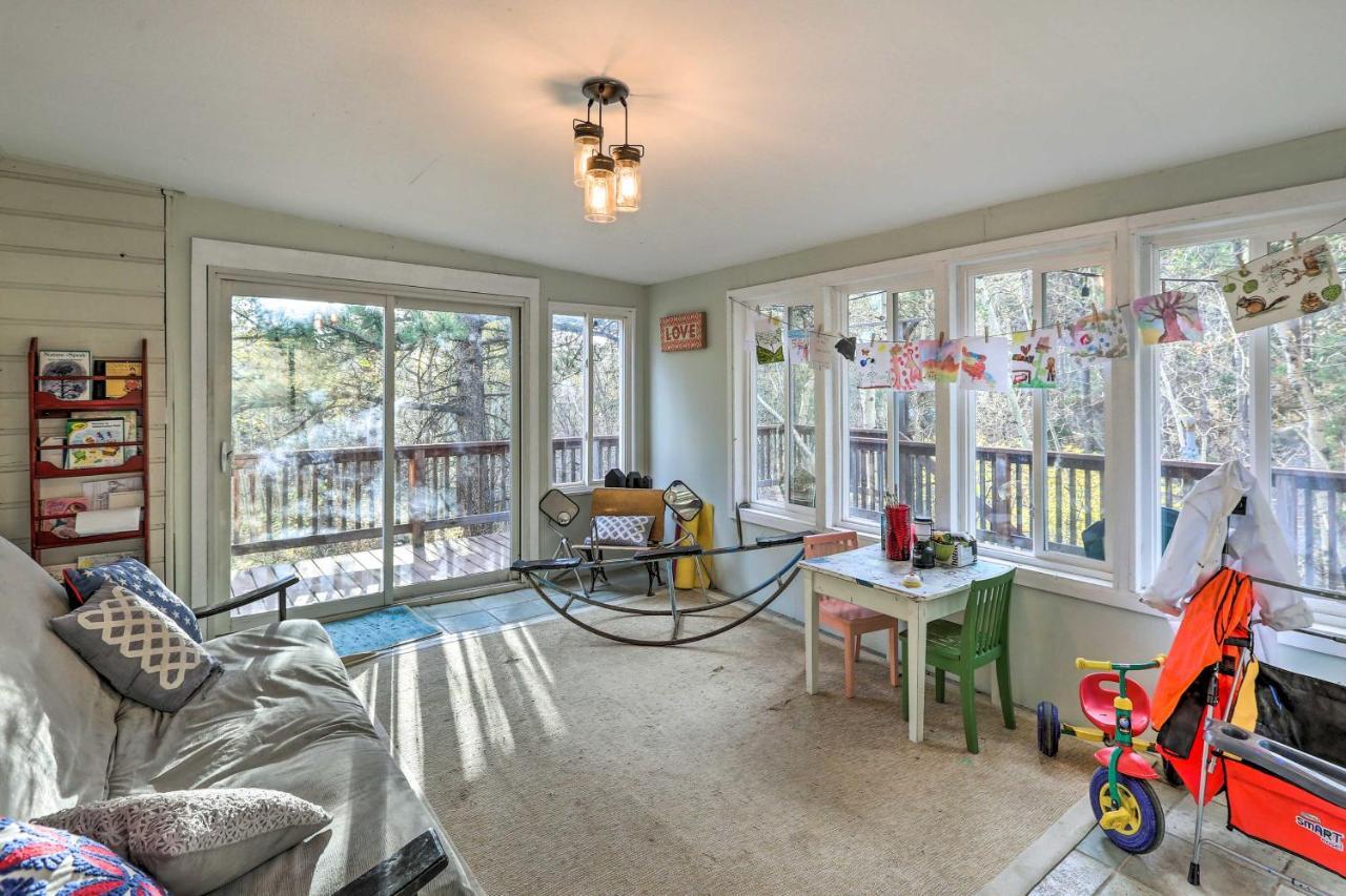 Stunning Golden Home With Deck About 35 Mi To Denver! Ngoại thất bức ảnh