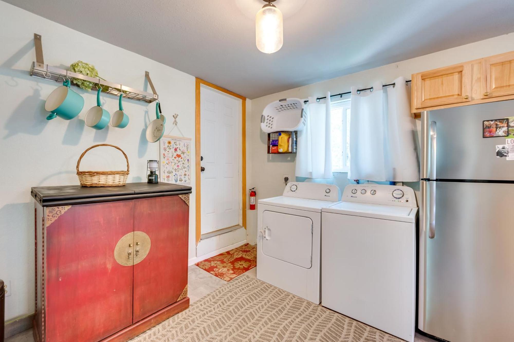 Stunning Golden Home With Deck About 35 Mi To Denver! Ngoại thất bức ảnh