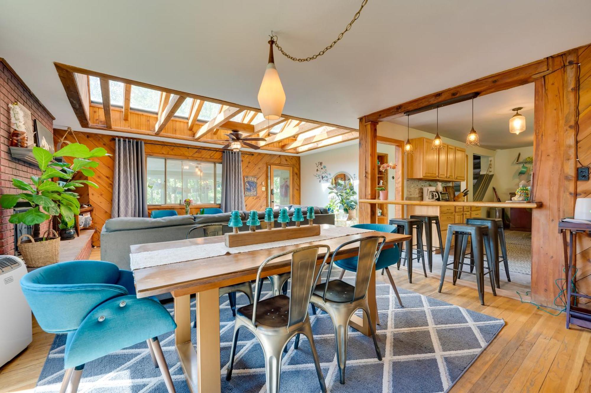 Stunning Golden Home With Deck About 35 Mi To Denver! Ngoại thất bức ảnh