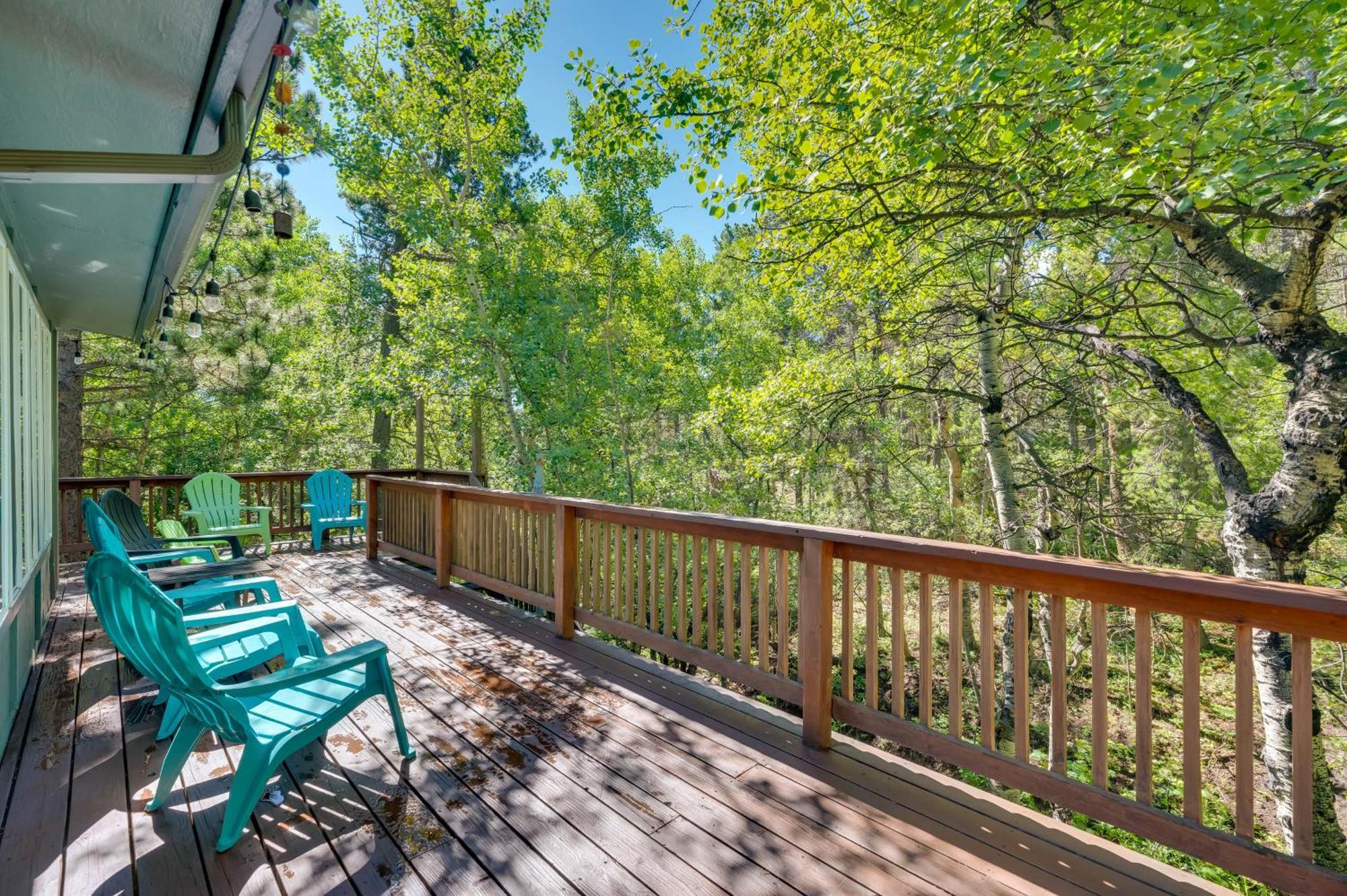 Stunning Golden Home With Deck About 35 Mi To Denver! Ngoại thất bức ảnh